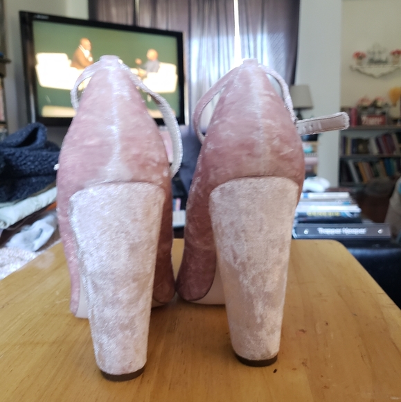 Pink velvet heels - Picture 2 of 3